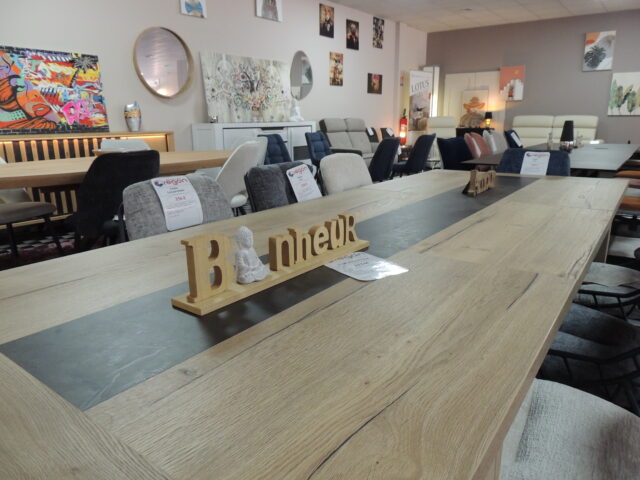 Magasin de meubles à Orgon : pourquoi venir découvrir nos collections en boutique ?